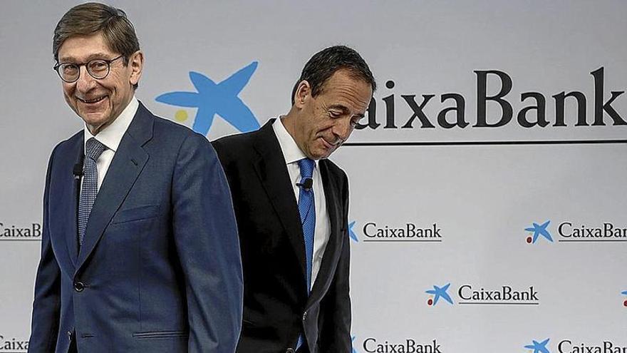 El presidente de CaixaBank, José Ignacio Goirigolzarri, y el consejero delegado , Gonzalo Gortázar.