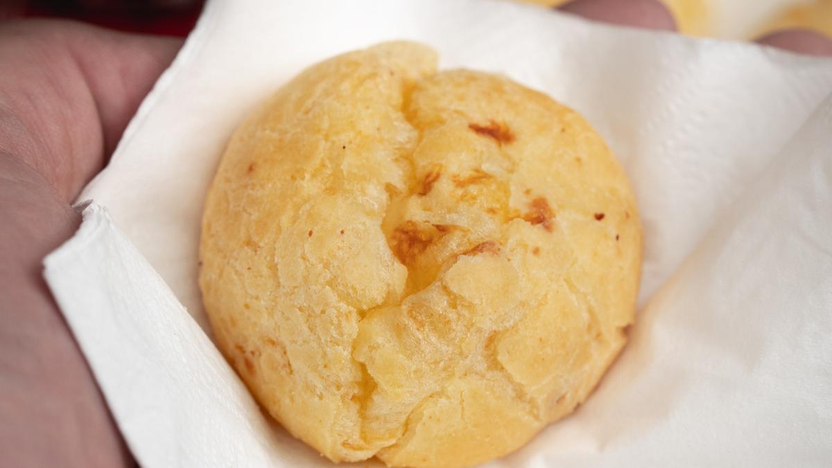 Un tradicional pan de queso brasileño elaborado con tapioca.
