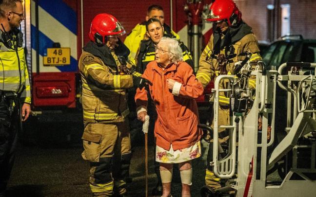 En imágenes: Una fuerte explosión en Ámsterdam deja al menos siete heridos y obliga a evacuar a 400 personas