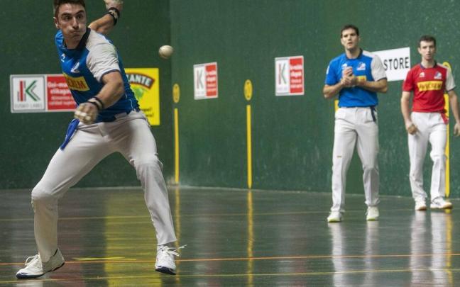 Peio Etxeberria-Zabaleta vencen a Altuna III-Martija en el Ogueta de Gasteiz.