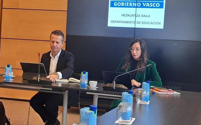 Bildarratz, este sábado junto a la viceconsejera de Educación, Begoña Pedrosa.