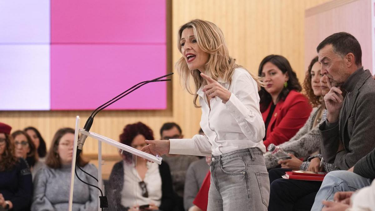 La vicepresidenta segunda del Gobierno español y ministra de Trabajo, Yolanda Díaz, durante su intervención en el acto de Sumar.