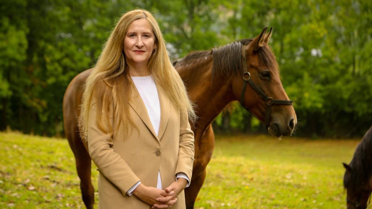 La escritora Luz Gabás.