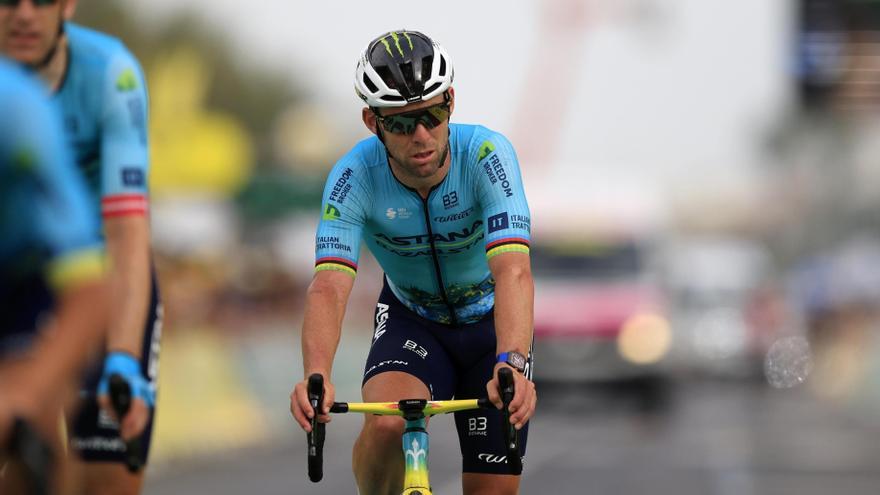 Cavendish, vapuleado, libra el fuera de control.