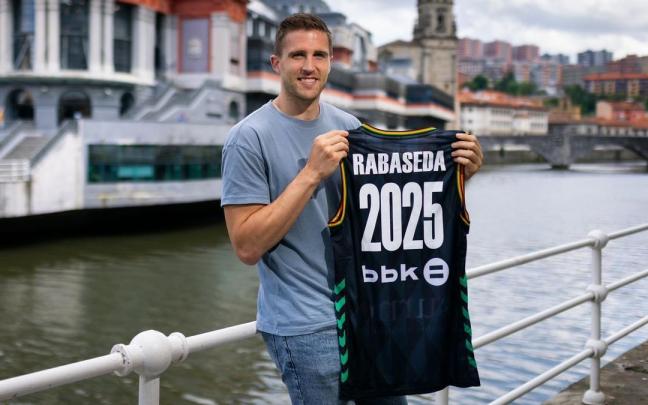 Xavi Rabaseda será ‘hombre de negro’ hasta 2025. Xavi Rabaseda será ‘hombre de negro’ hasta 2025.