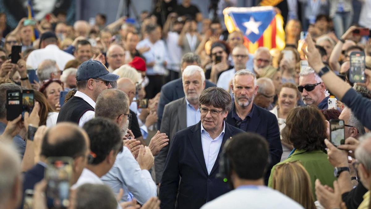 Puigdemont cierra la campaña electoral en Elna.