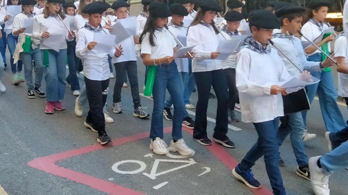 El pasacalles de txistularis servirá como cierre del programa musical navideño.