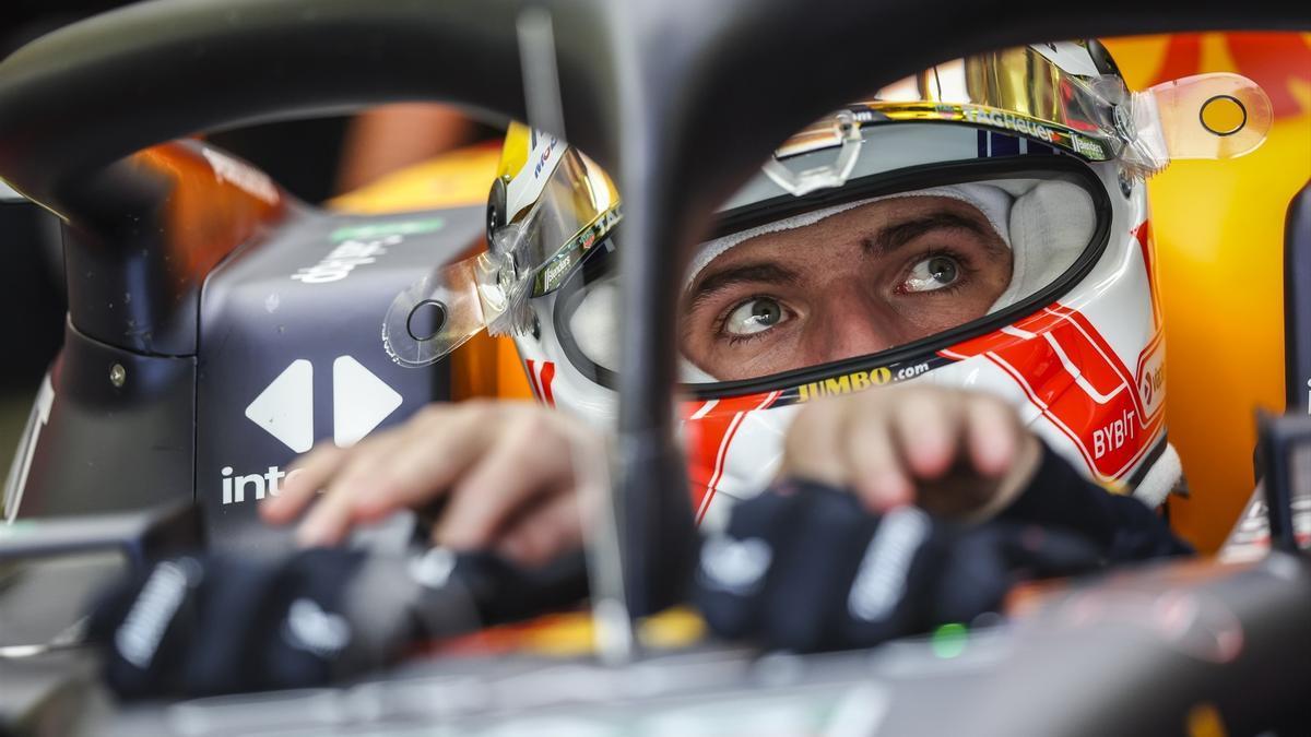 El piloto Max Verstappen en el Circuito Internacional de Baréin.