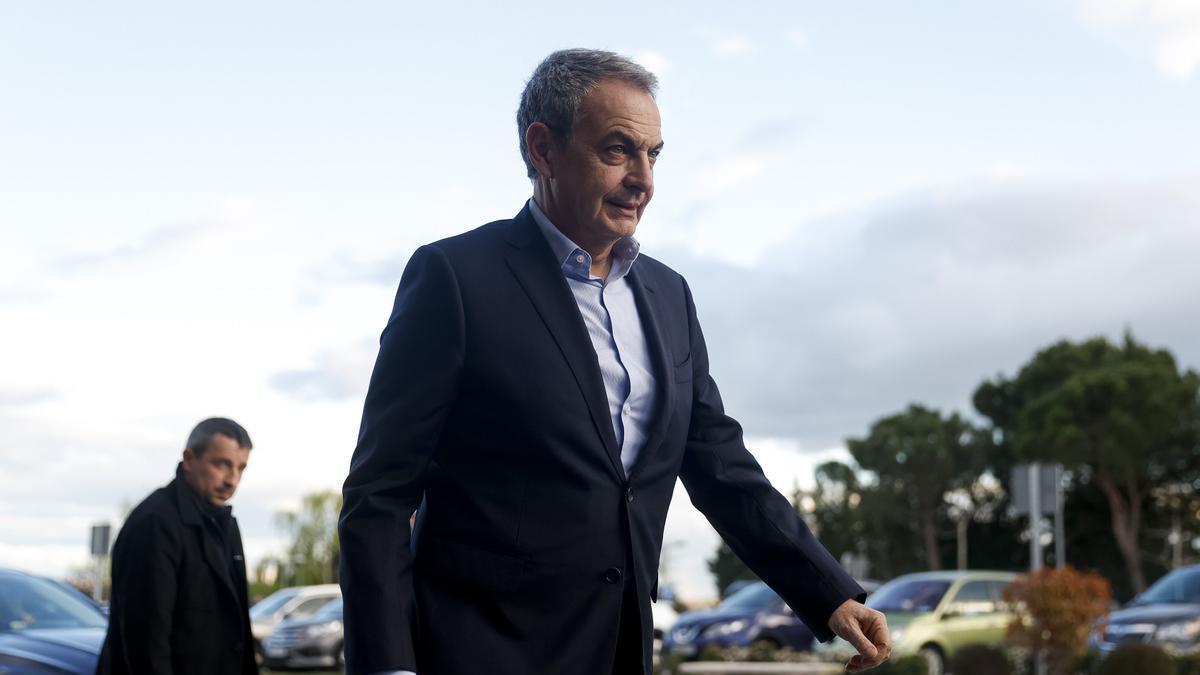 José Luis Rodríguez Zapatero era el presidente del Gobierno de España en 2005, quien según el libro blanco publicado por el Ministerio de Exteriores noruego, pidió ayuda de manera "informal"