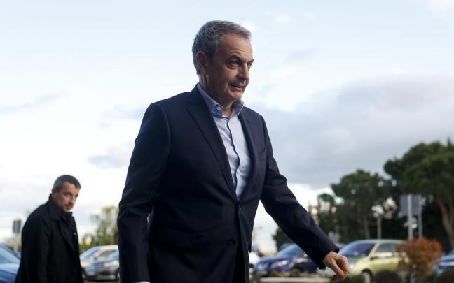 José Luis Rodríguez Zapatero era el presidente del Gobierno de España en 2005, quien según el libro blanco publicado por el Ministerio de Exteriores noruego, pidió ayuda de manera "informal"