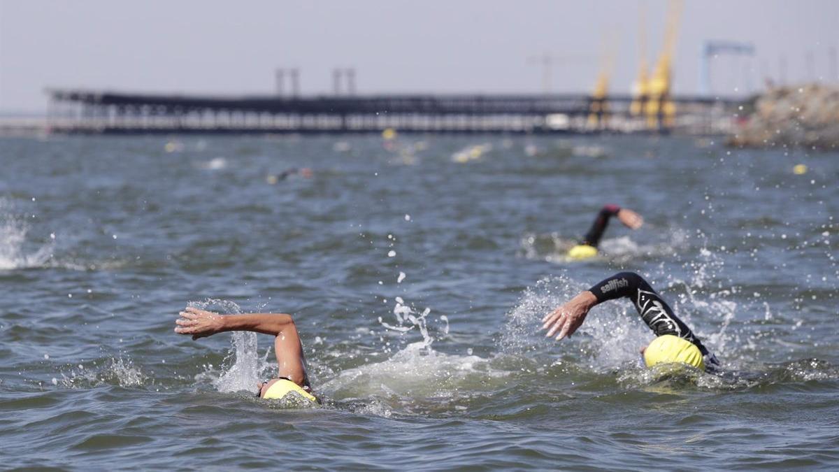 Imagen de archivo de una competición de triatlón.