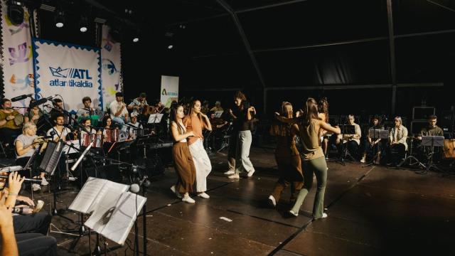 Alumnas de Herri Arte Eskola, en el Atlantikaldia