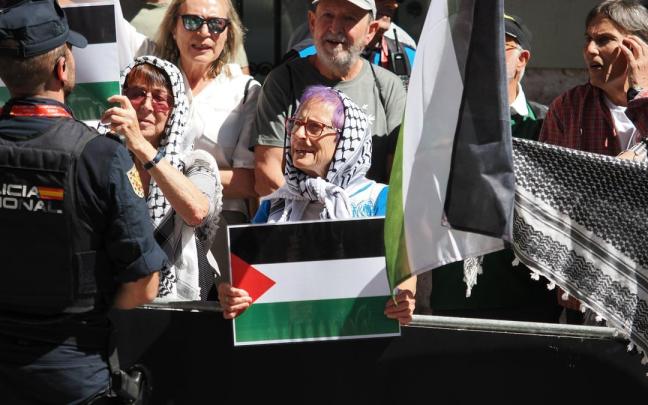 Manifestantes durante la 18º etapa de La Vuelta