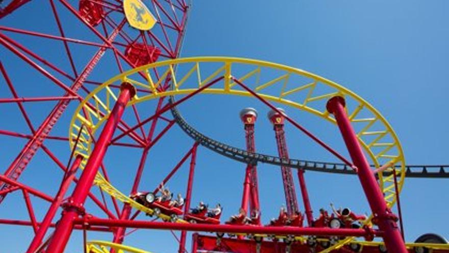 La multitudinaria pelea tuvo lugar en una de las atracciones del espacio de Ferrari Land