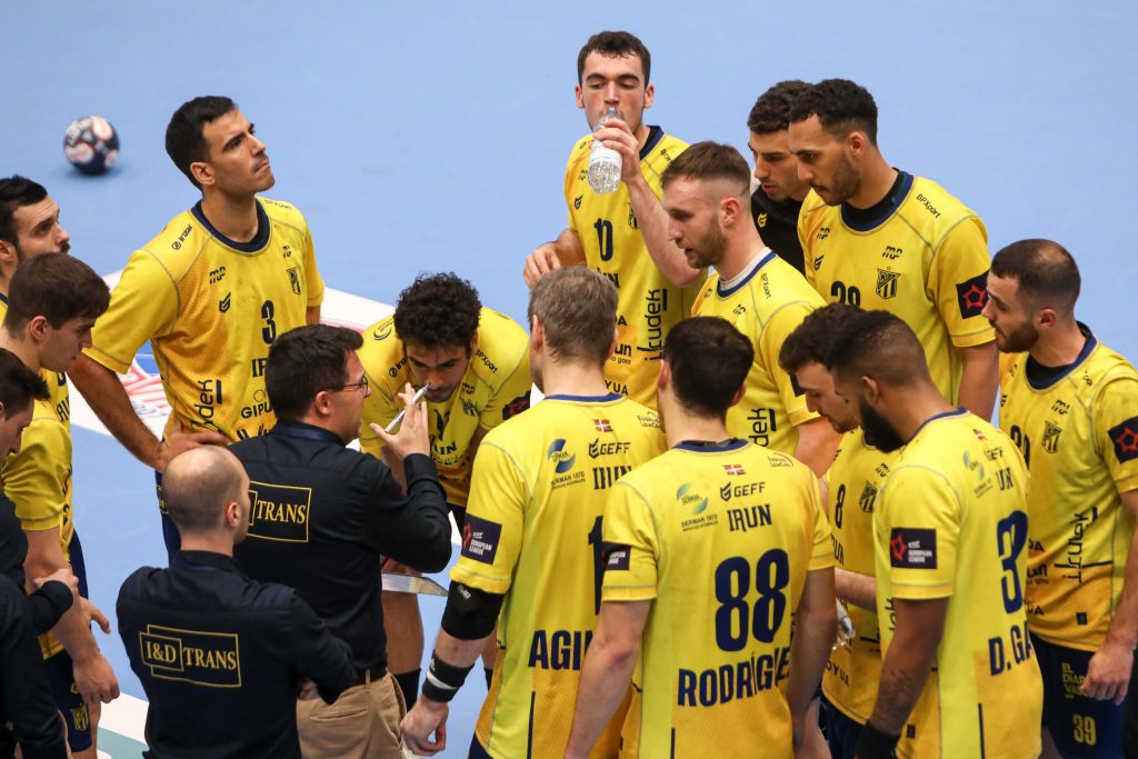 Imagen del último partido jugado por Bidasoa ante el Motor. FOTO: www.cdbidasoa.eus