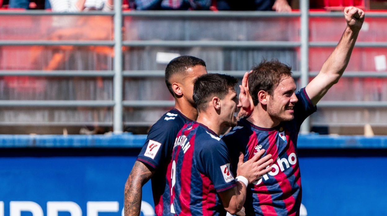 Jon Bautista celebra su gol ante el Alcorcón. FOTO: SD Eibar