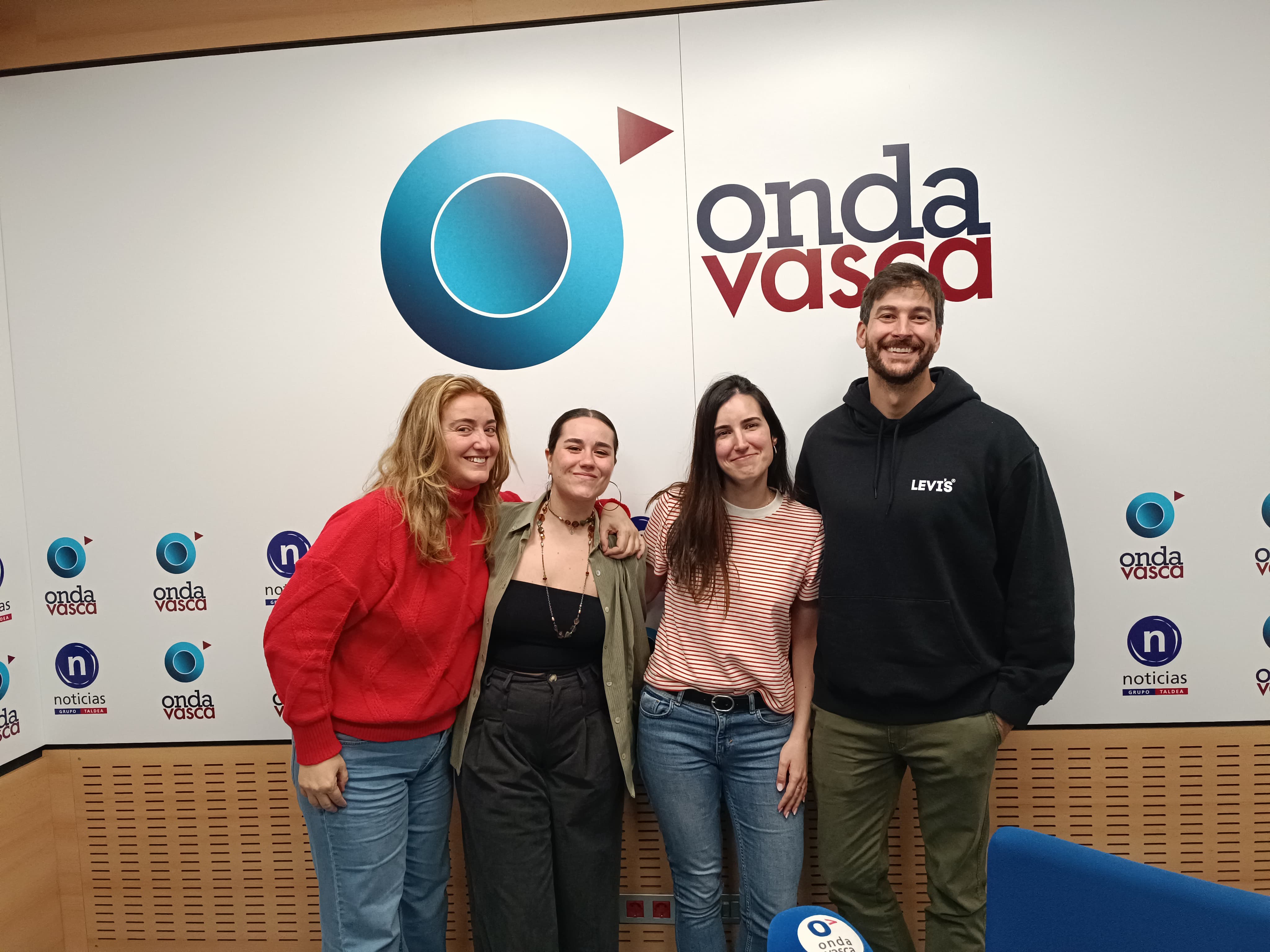 Ada Aparicio e Irene Mendoza, de EIT Food y Denis Ugalde, fundador de OREKA