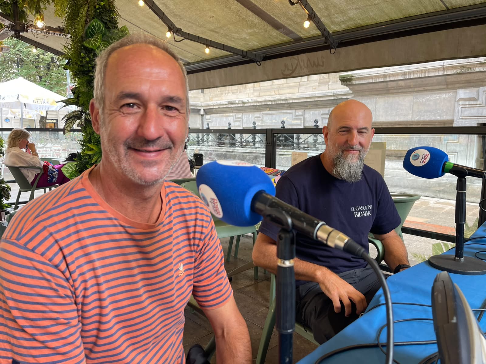  Javier Martínez Apalategui y Enrique Fernández de Bustos, socios de "El Gasolino Bidaiak" / ONDA VASCA