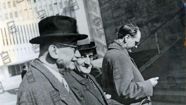 El lehendakari Agirre con Robert Schuman, en Berlín en 1956