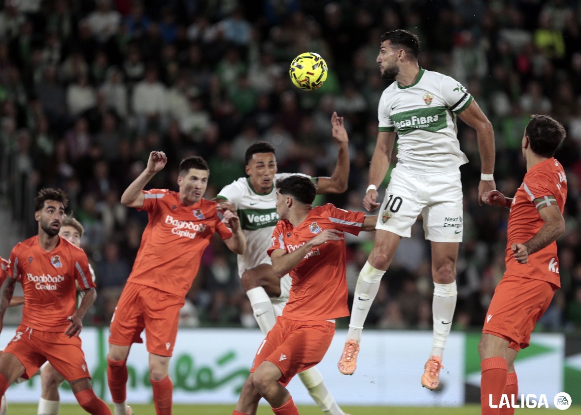 La Real sacó un valioso punto de Elche. LALIGA