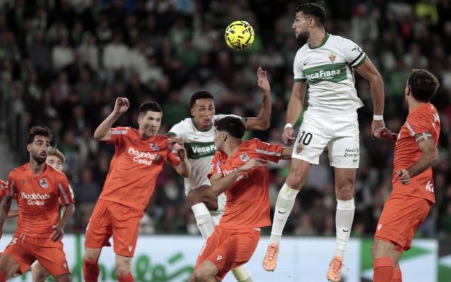 La Real sacó un valioso punto de Elche. LALIGA