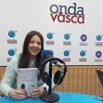 La escritora Elena Peña nos presenta "Lo que calla tu mirada"