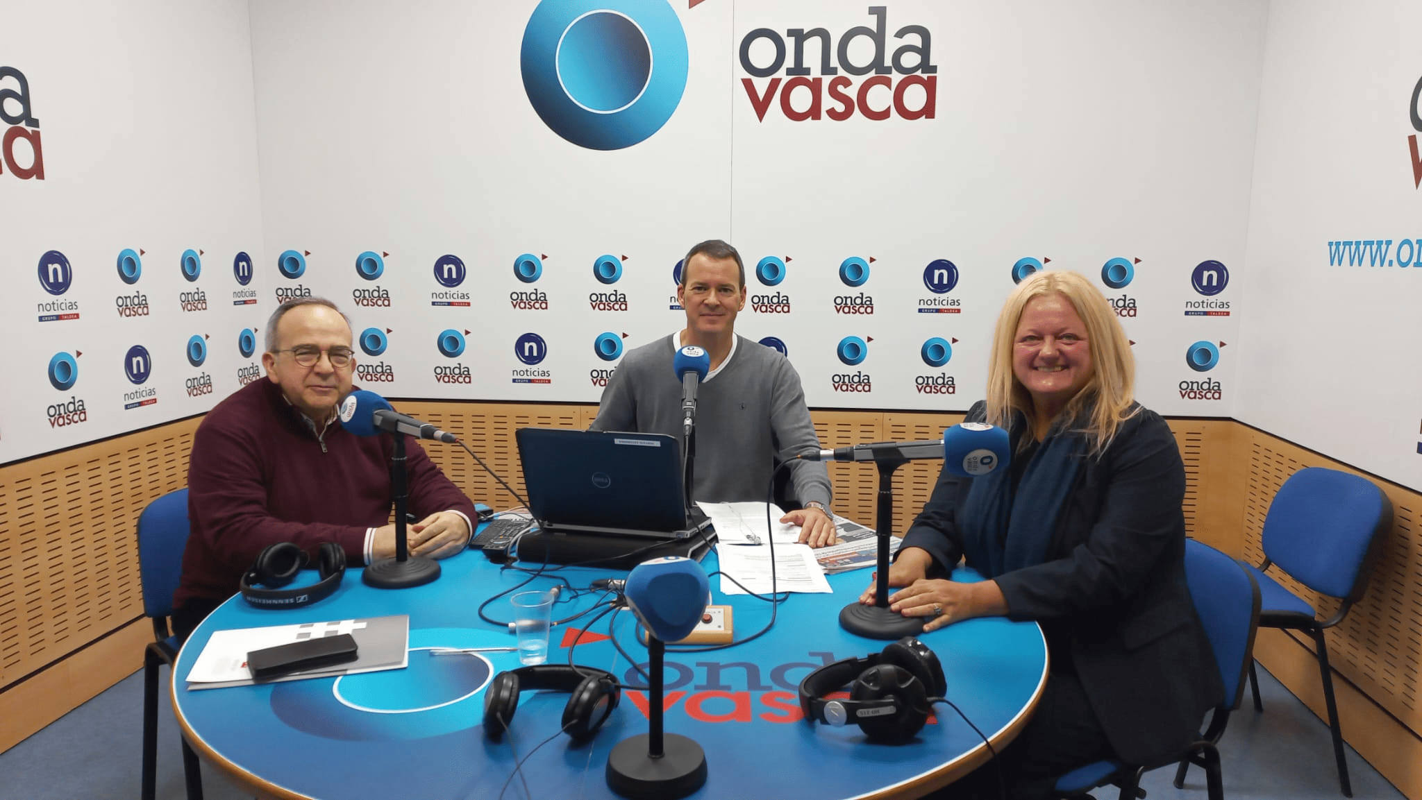 Javier Sanz y Marta Areizaga con Txema Gutiérrez en ONDA VASCA