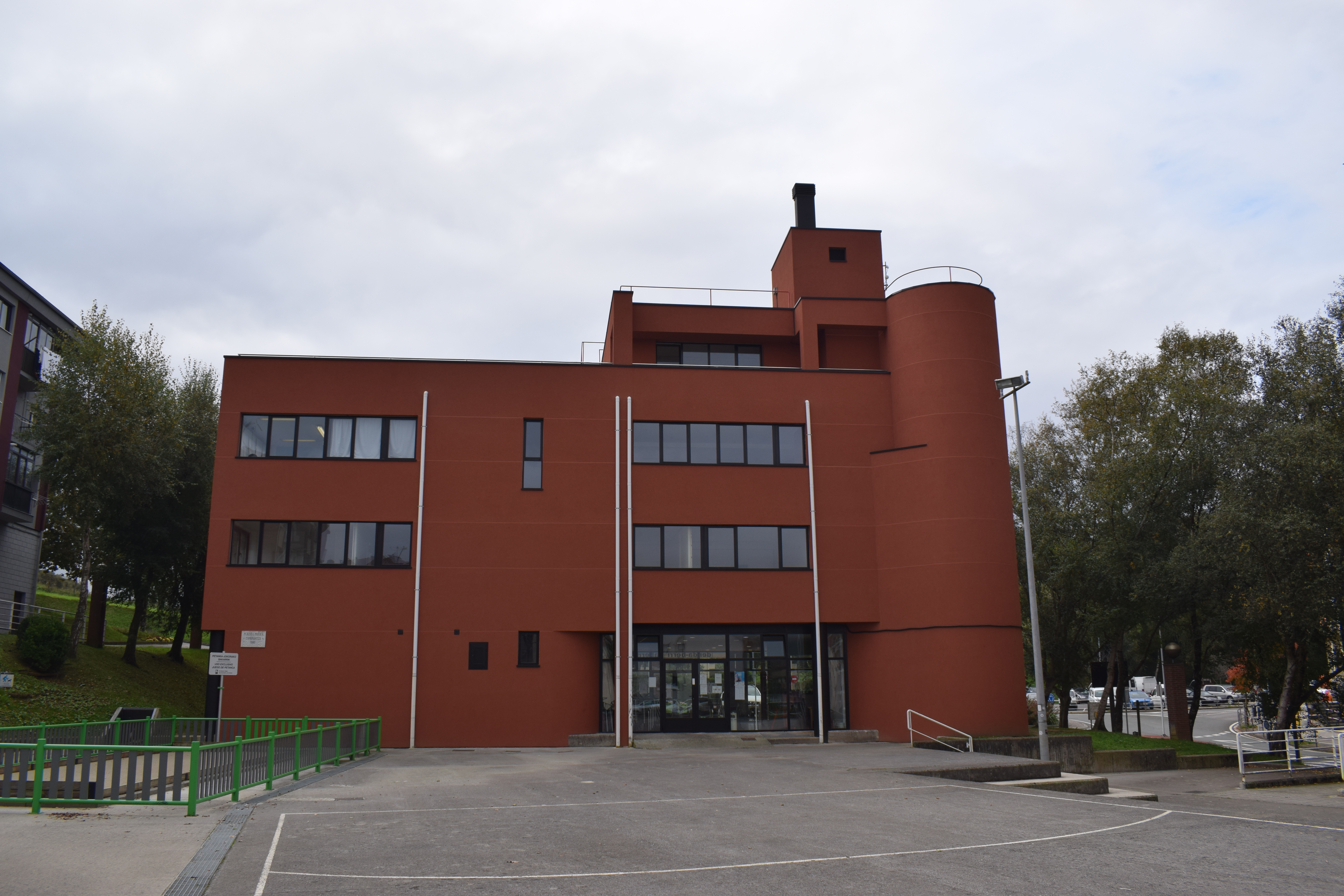 ELKARTEEN ETXEA, URNIETA