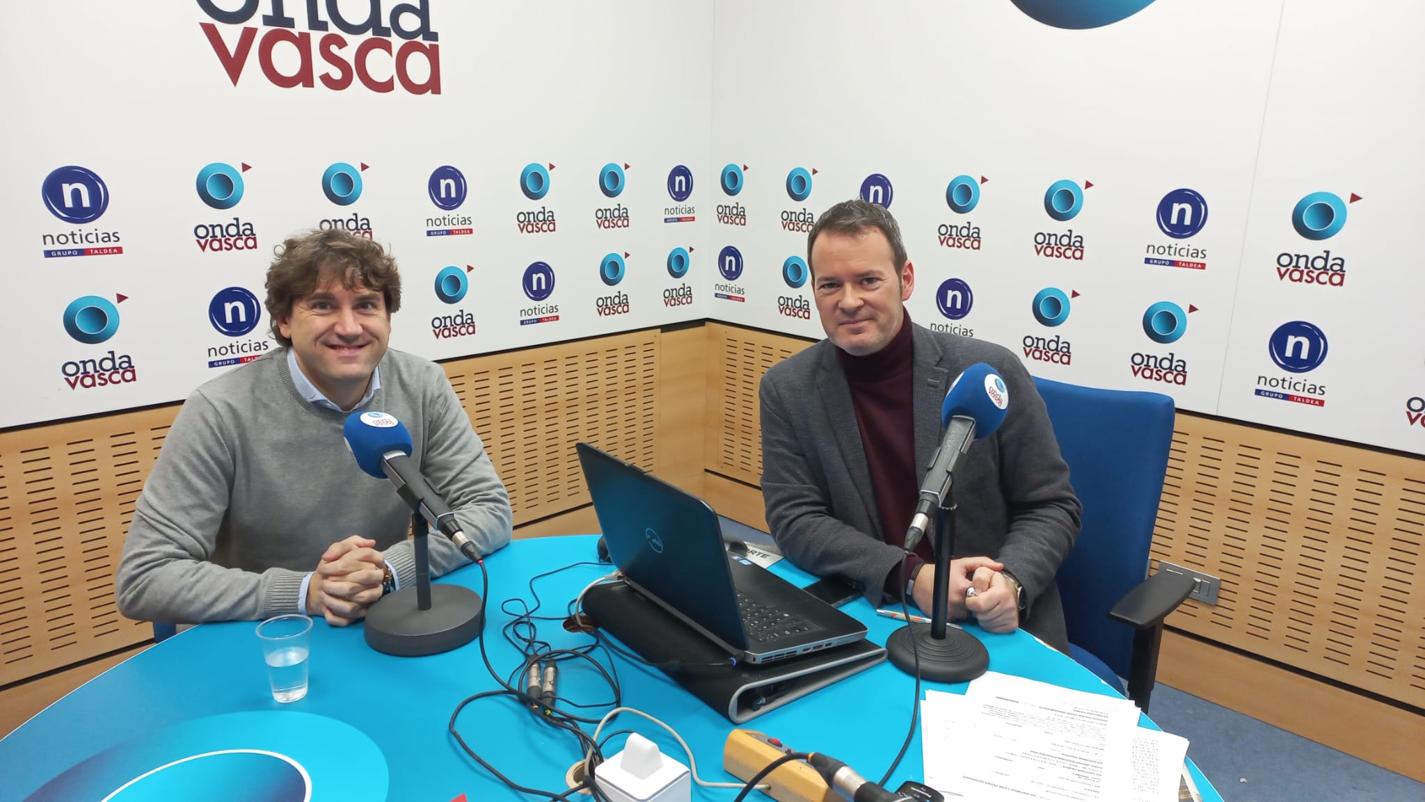 Eneko Andueza en los estudios de Donostia