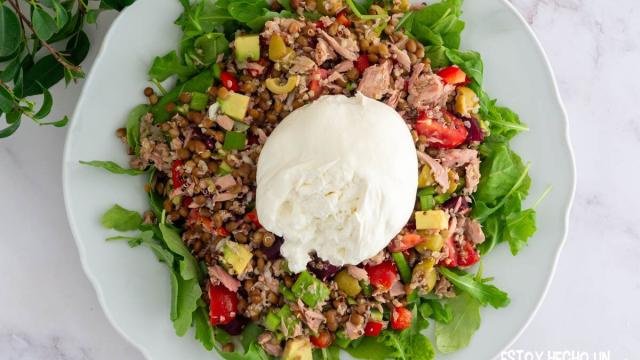 Ensalada de lentejas con burrata