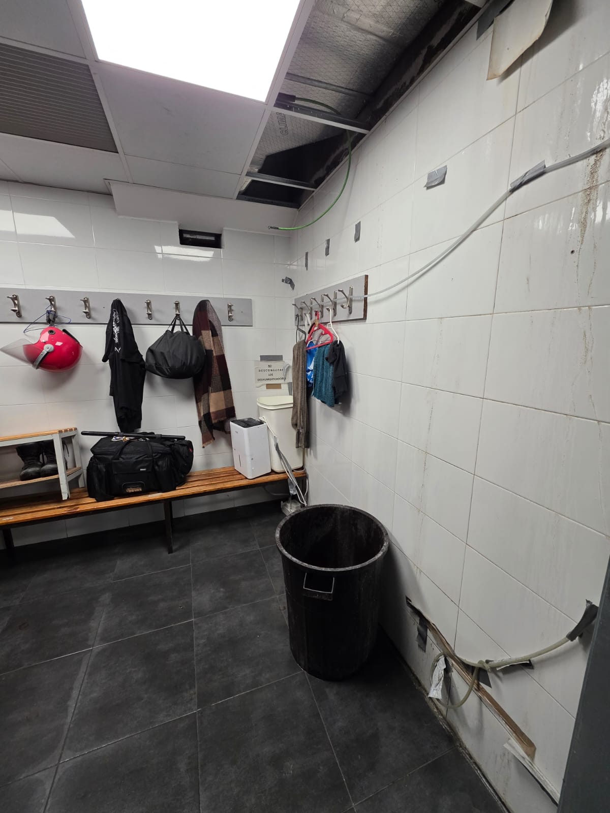 Imagen del vestuario provisional de la Ertzain-etxea de Donostia | Fuente: Sindicato ESAN