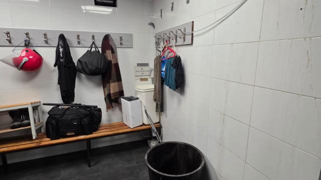 Imagen del vestuario provisional de la Ertzain-etxea de Donostia | Fuente: Sindicato ESAN