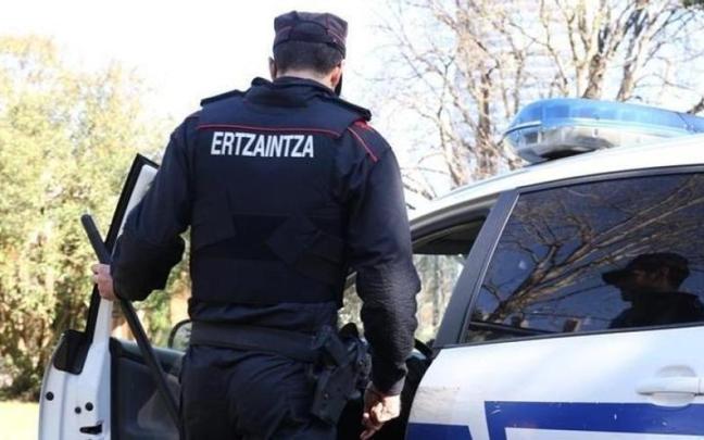Un agente de la Ertzaintza. Irekia