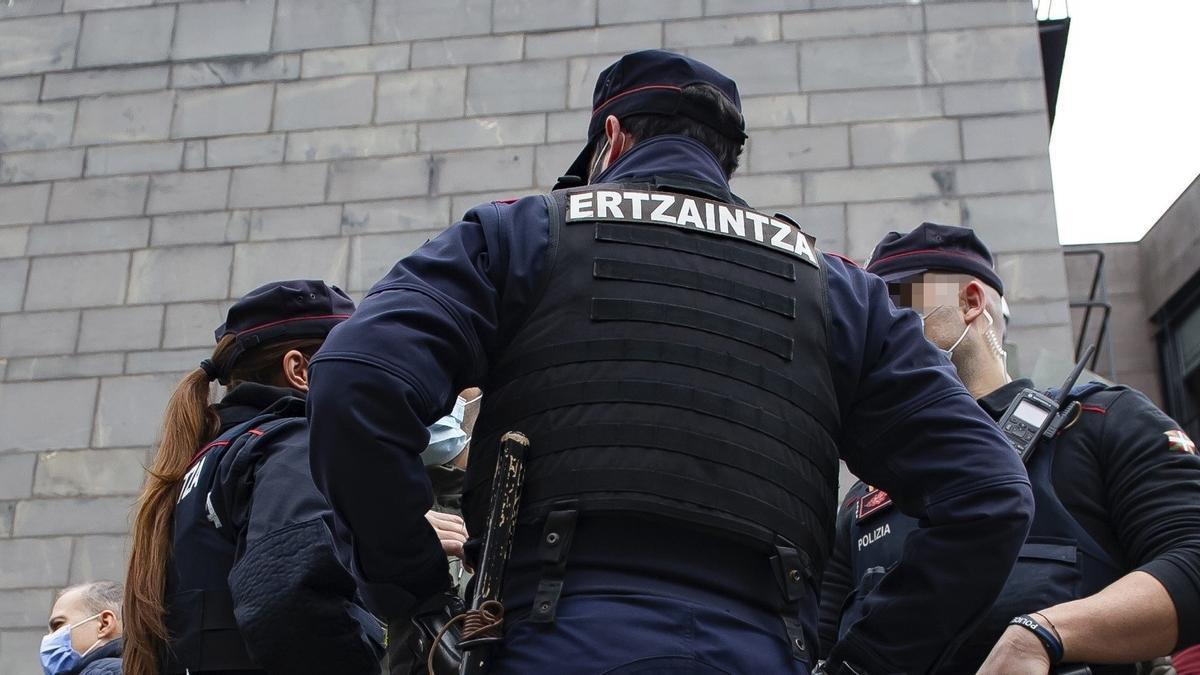 Agentes de la Ertzaintza. EP
