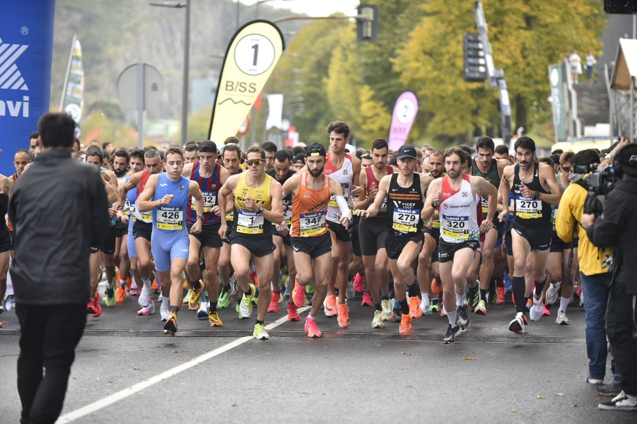 Espectacular ambiente en la salida de la Behobia-San Sebastián 2023