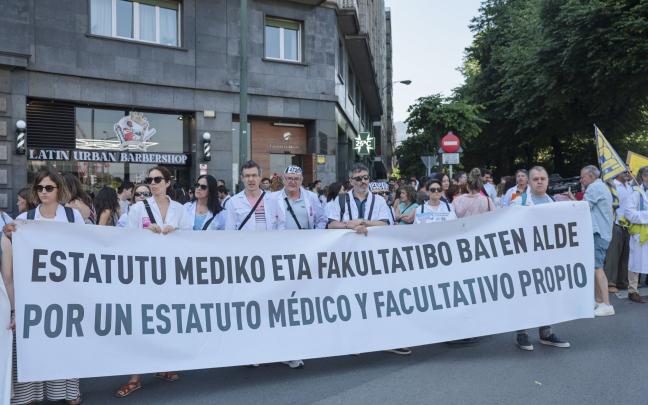 Movilización de los médicos reivinidacnado mejoras en sus condiciones laborales. NTM
