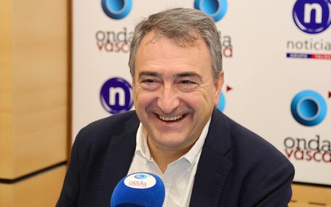 Aitor Esteban en los estudios de ONDA VASCA. PNV 