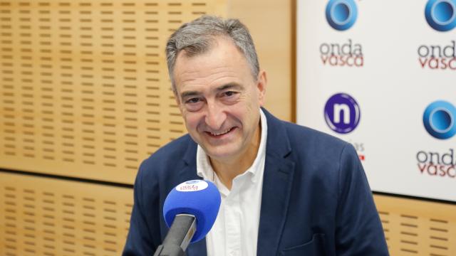 Aitor Esteban, presidente del EBB del PNV en los estudios de ONDA VASCA