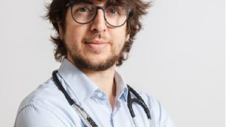 Doctor Enrique Esteve, foto del perfil X