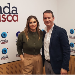 Esti Prieto, junto a Txema Gutiérrez, esta mañana en el estudio de Onda Vasca