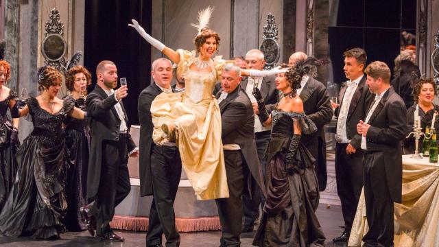 La Bohème - Opera 2001. OPERA2001.NET