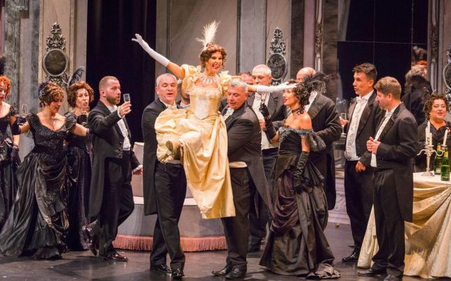 La Bohème - Opera 2001. OPERA2001.NET