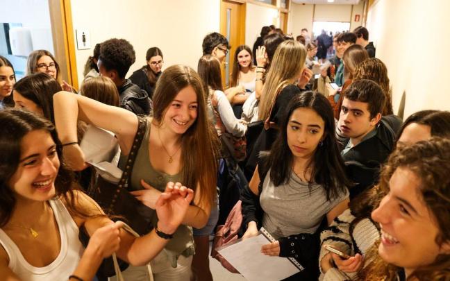 Examen de selectividad en la Escuela de Ingeniería de Bilbao. Pankra Nieto