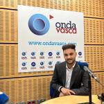 Etsain García en los estudios de Onda Vasca