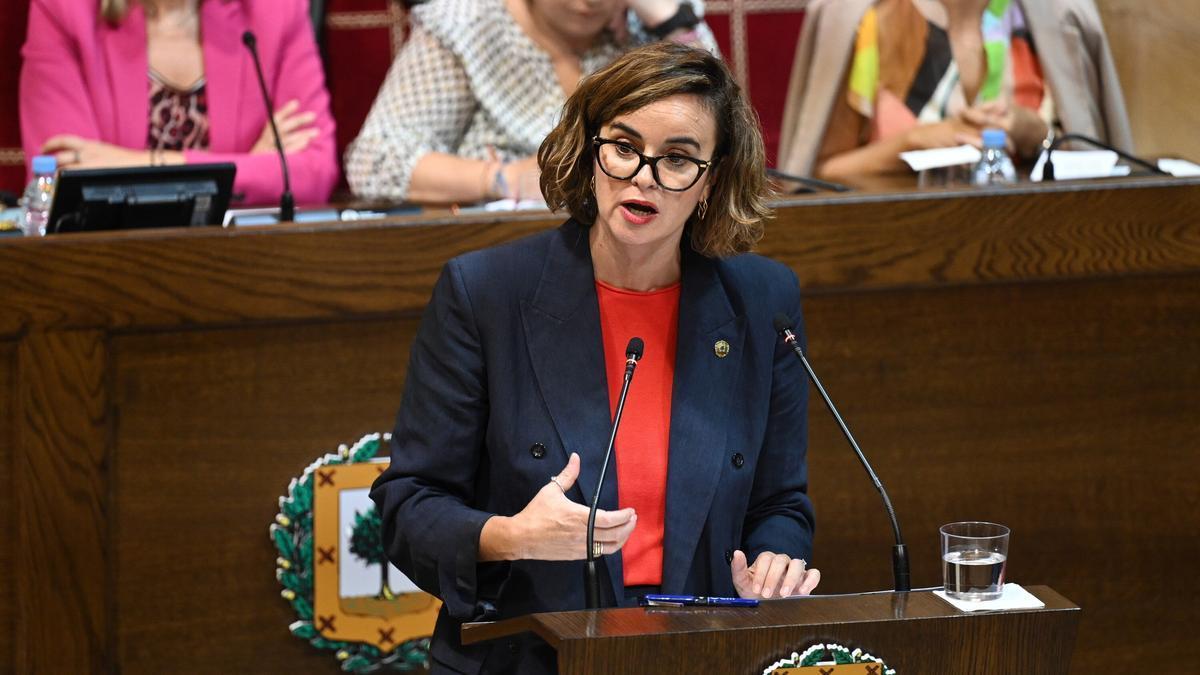 La diputada general de Bizkaia, Elixabete Etxanobe, durante su intervención en el pleno de política general del territorio. Gaizka Portillo