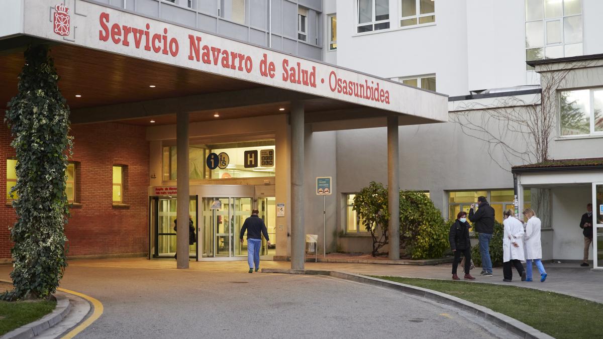 Entrada del antiguo Hospital de Navarra, en el Hospital Universitario de Navarra. 