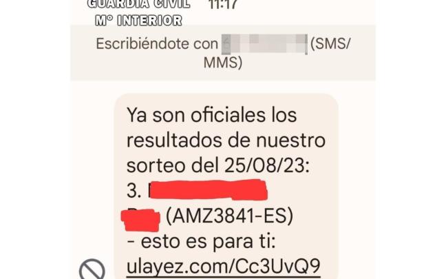 Imagen de un SMS con el que intentan estafar haciéndose pasar por Amazon. Foto: Guardia Civil