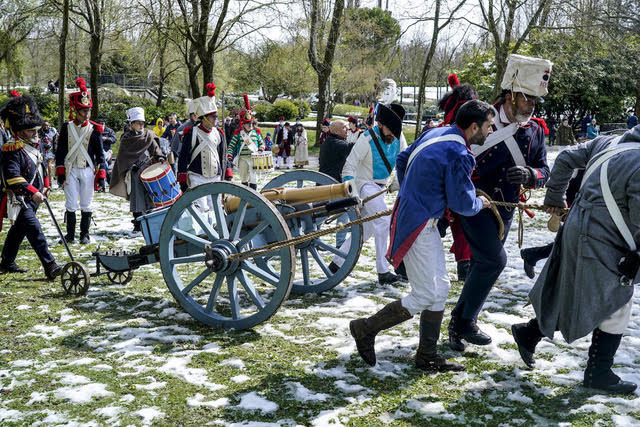 El Mercado Napoleónico ofrece representaciones de la Batalla de Vitoria. Foto: Asociación Ipar-Arriaga