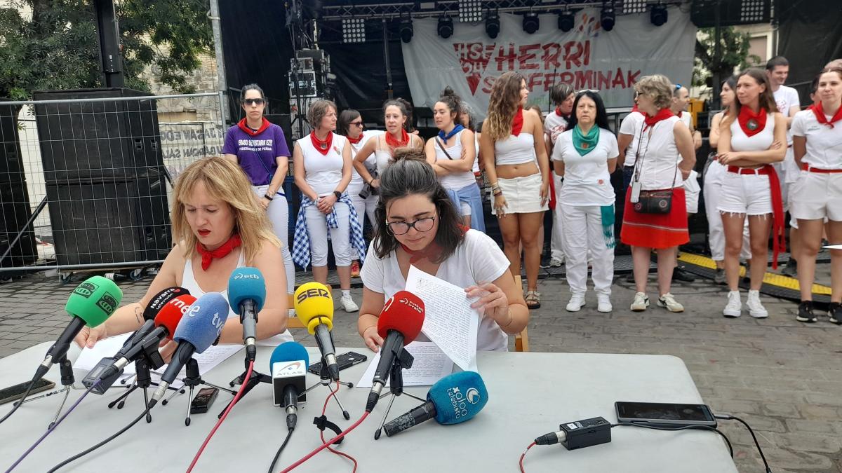 Imagen de la rueda de prensa del Movimiento Feminista en Pamplona. Foto: Europa Press