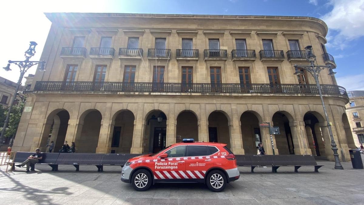 Oficina de Denuncias y Atención al Ciudadano (ODAC) de la Policía Foral en la Plaza del Castillo. Foto: Policía Foral